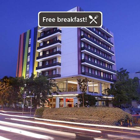 Amaris Hotel Embong Malang - Surabaya Exterior foto